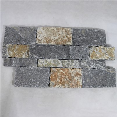 Plava i zarđala vapnenačka obloga srušena JRSL-008T